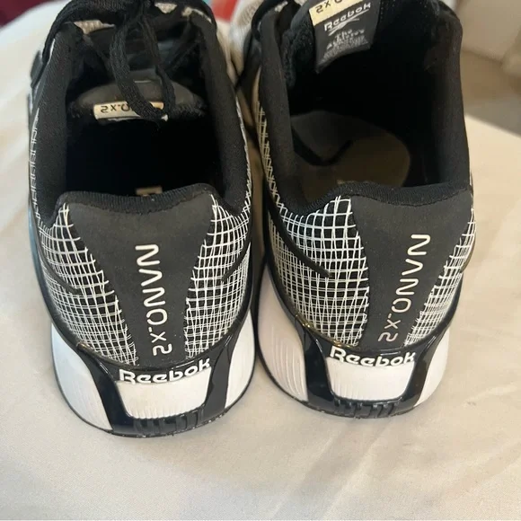 Reebok Women's Black and White Training Shoes NANO X2 SIZE 8 - Picture 3 of 5